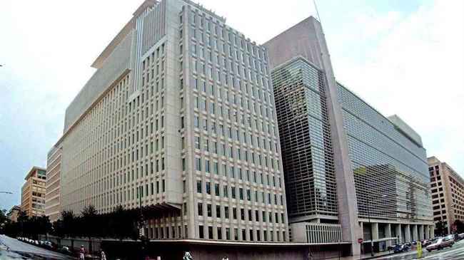 البنك الدولي يدعو للتوازن بين العمل التنموي والإغاثي باليمن