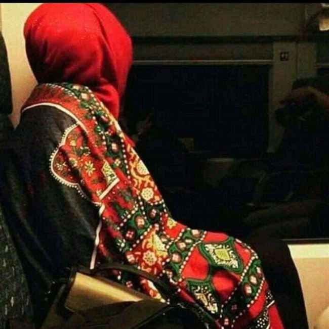 انتقل من الرجال إلى النساء في صنعاء.. الحوثي يداهم نساء رفضن مشاهدة وسماع عبدالملك الحوثي بهذه الأحياء