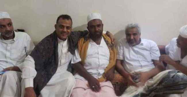 شاهد.. اجتماع ممثلين من حزب الإصلاح مع قيادة الحوثي للتنسيق على هذه العمليات