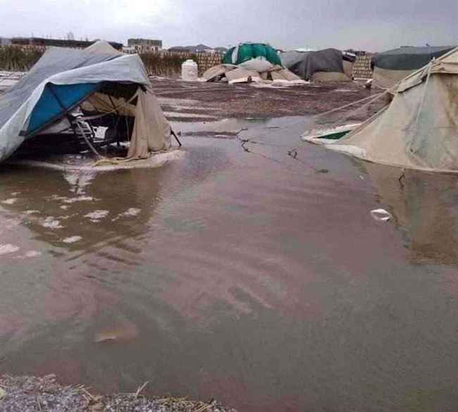 بدون مأوى أو غذاء .. إحصائية أولية عن الاسر المتضررة جراء السيول في مأرب