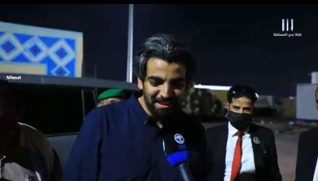 بالفيديو.. أول تصريح صحفي يدلي به البيض في ساحة مطار عدن الدولي بعد وصوله