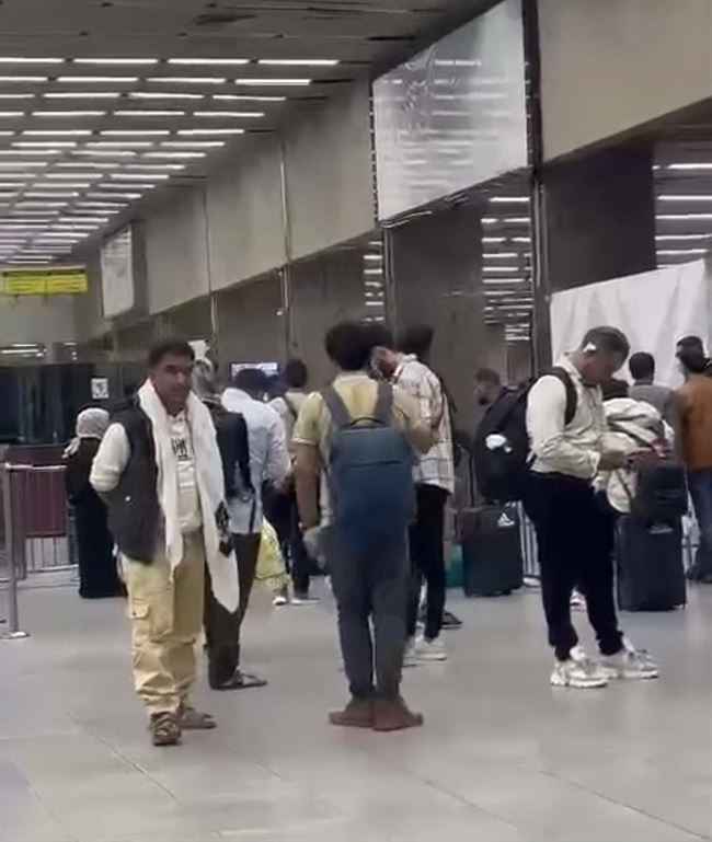 بعد إعادة 80 مسافر لليمن.. قرار جديد بعدم تجديد إقامة اليمنيين المتواجدين في مصر بسبب وزير الخارجية
