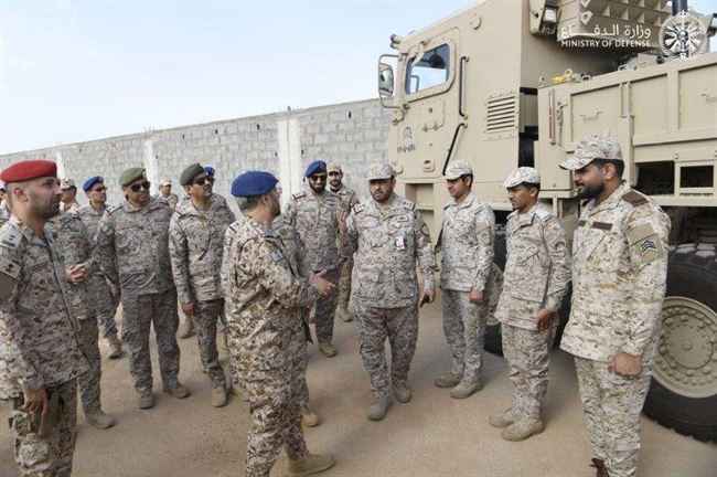 بالفيديو والصور.. السعودية تتحرك عسكرياً على الحدود مع اليمن.. وتنشر صواريخ كورية
