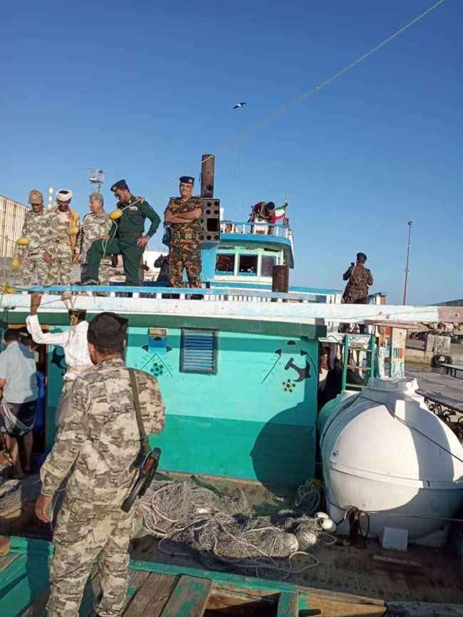 الشرعية تصدر بيان هام حول ضبط 7 إيرانيين في اليمن بحوزتهم أكثر من 3 طن حشيش وشبو وهروين