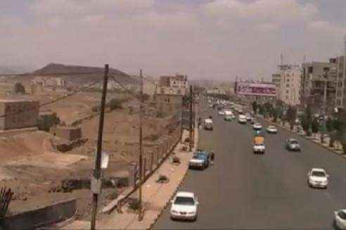 مصادر تكشف عودة انتشار الحوثيين داخل أكبر معسكرات صنعاء بعد 8 سنوات من فرار قيادتهم منه