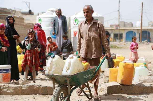 قرابة شهر.. الحوثي يحاصر اكبر 3 احياء في صنعاء من وصول المياه