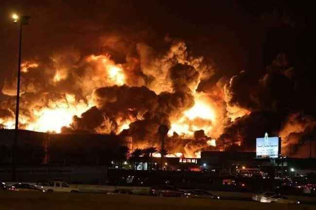 مصادر قريبة من غرفة مفاوضات صنعاء تكشف تراجع الحوثي عن بعض البنود وقيادات تهدد بقصف السعودية
