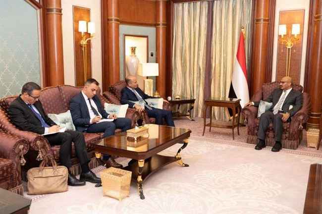 فرنسا تؤكد لصالح دعمها المجلس الرئاسي