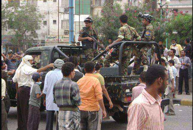 الحوثي يختطف شيخ في صنعاء ويصفي 2 من أبناءه.. الرواية الكاملة لكذبة "داعش" وهدف الجماعة الخبيث