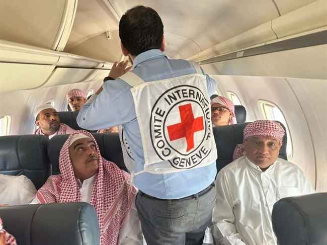 عاجل: التحالف يفرج 104 أسير حوثي بصفقة غير معلنة ودون مقابل