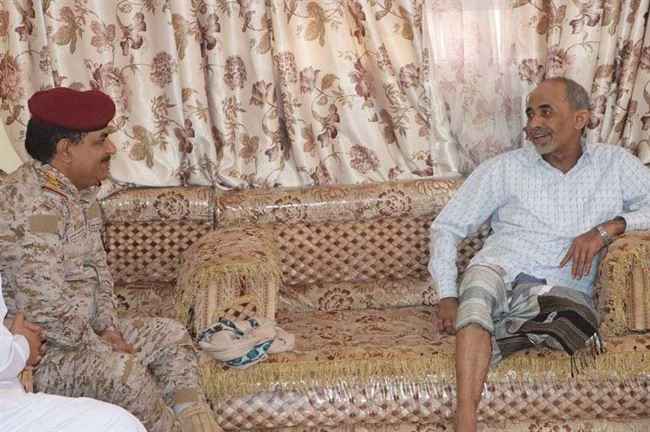 أول زيارة رسمية إلى منزله.. تفاصيل ما دار بين محمود الصبيحي ووزير الدفاع ونائب قائد التحالف