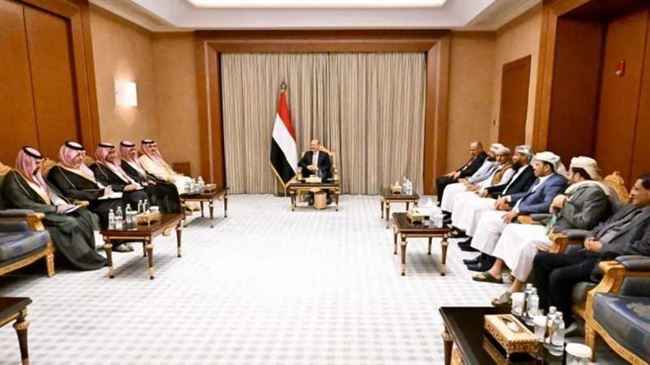 حزب الإصلاح ينازع بعد وضعه على هامش المشهد وسط تحركات سعودية لاحتواء الموقف داخل الشرعية