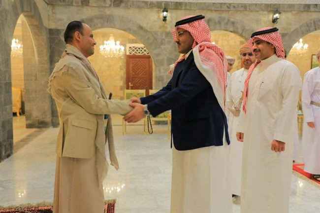 مهدي المشاط وقيادي سلالي في عزومة عشاء بالرياض.. سياسي يكشف معلومات أكيدة