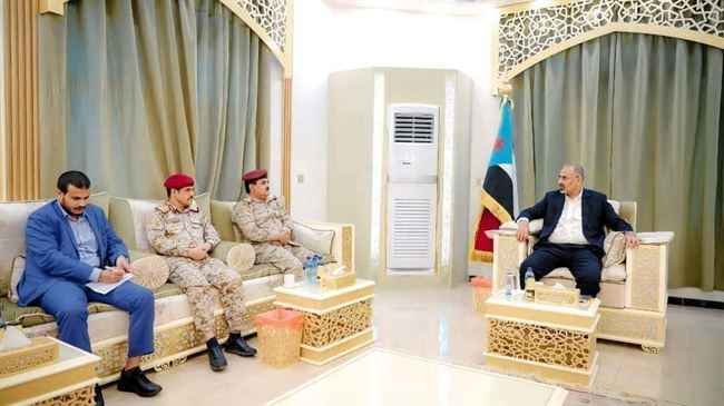 لردع الحوثيين.. المجلس الرئاسي يشدد على بقاء القوات في الجبهات بحالة الجاهزية القتالية