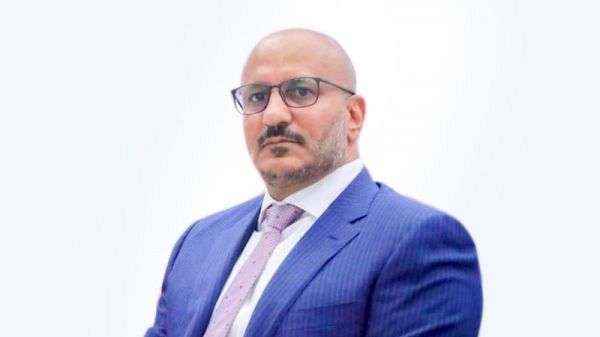 لنقل اليمنيين العالقين في السودان.. طارق صالح يقدم 100 ألف دولار