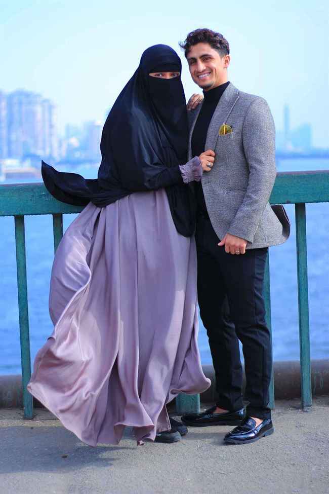 ممثلة يمنية تصف الدراما اليمنية بـ"مستنقع" بعد اعتزالها وارتداء الجلباب.. تعليق لمخرج مشهور يثير ضجة