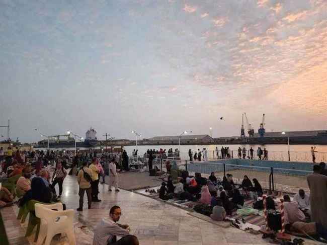 إجلاء دفعة جديدة من اليمنيين إلى السعودية