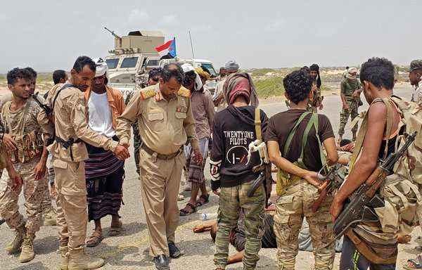 تنظيم القاعدة يهاجم القوات المشتركة بالسلاح الثقيل في أبين