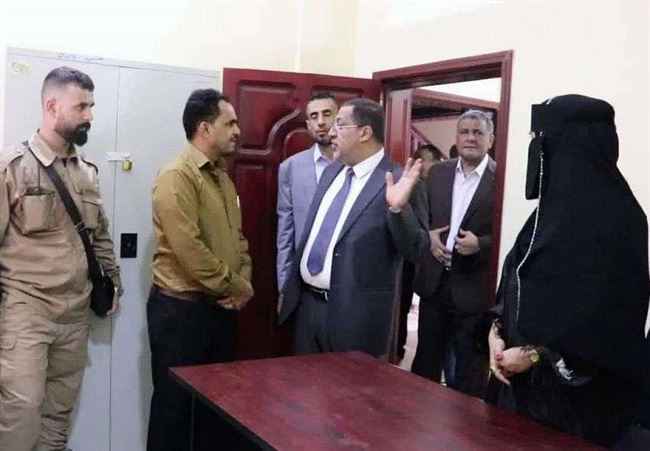 وزير العدل ينزل إلى محاكم عدن لتفقد الانضباط الوظيفي بعد العيد