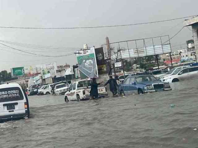 أمطار الخير تهطل على محافظات يمنية