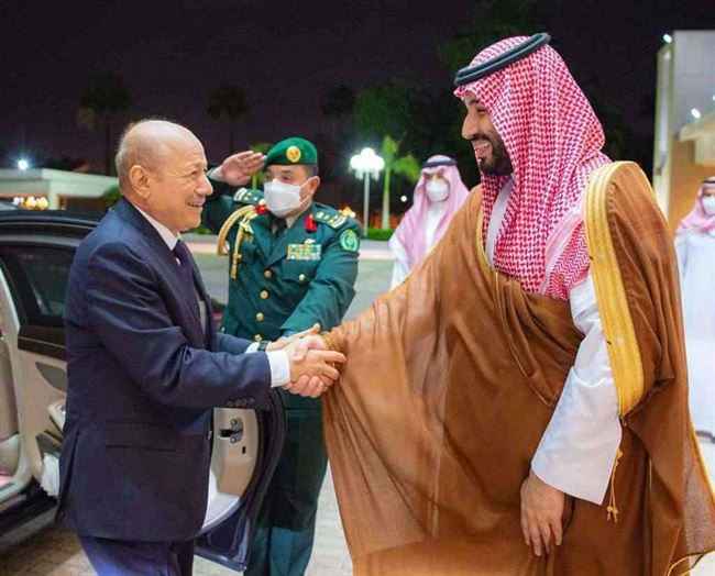 سياسي بارز : جهات حزبية تحاول إفشال المجلس الرئاسي لمنع إنهاء الحرب