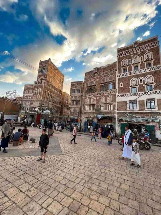 انهيار في أي لحظة يهدد 1500 منزل في صنعاء