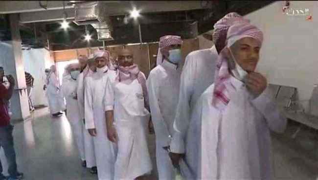 بيان عسكري للتحالف العربي يعلن انتهاء عملية نقل أسرى الحوثيين إلى اليمن