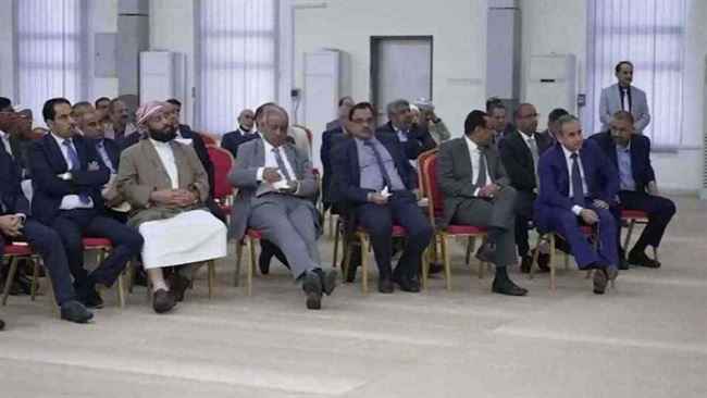 الكشف عن أسرار سوداء لمسؤولين الشرعية وفضح خيانتهم مع جماعة صنعاء