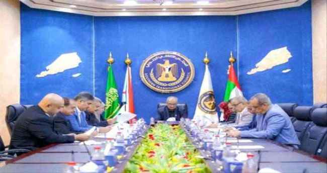 المجلس الإنتقالي يعلن تقديم المساعدة للحكومة .. ويطالب البنك المركزي بهذا الأمر العاجل