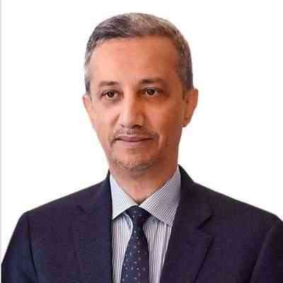 شوقي هائل سعيد يصف محور تعز والإخوان بالعصابة والوزير: معروفين بالاسم والرقم العسكري وأبو الذهب نموذج