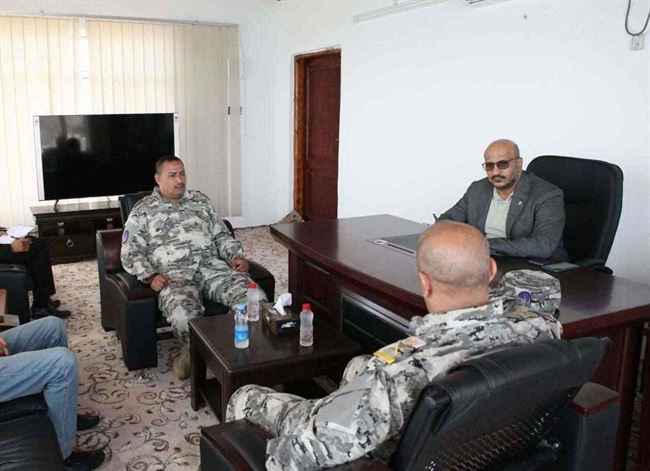طارق صالح يوجه برفع مستوى تدريب أفراد مصلحة خفر السواحل والجاهزية لمواجهة خطر الحوثيين