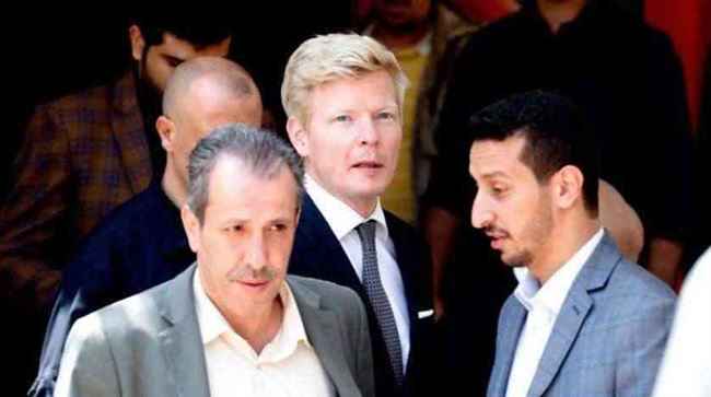 مسؤول يمني : المبعوث الأممي ينحاز للحوثي ولا يعمل بحيادية