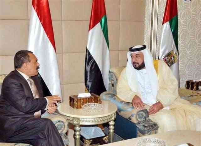 نشطاء يتداولون صورة تجمع الرئيس علي عبدالله صالح والشيخ خليفة بن زايد.. أبرز محطات الأخير