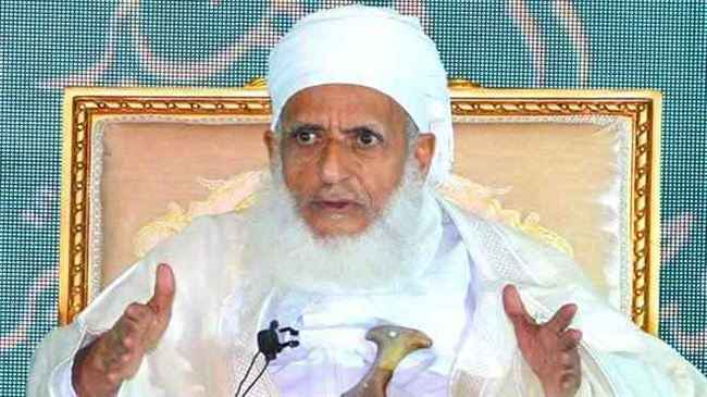 قال أنه يبث أفكار مسمومة ولا يؤمن بالله واليوم الأخر  .. مفتي سلطنة عمان يرفض استقبال هذا الرجل الهندي