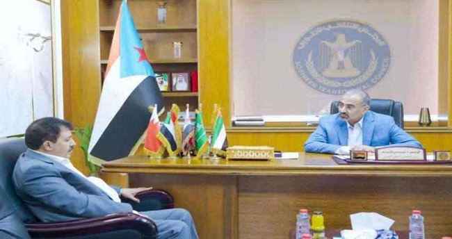 الزبيدي يلتقي محافظ ذمار ويبلغه هذا الأمر بشأن تحرير محافظته