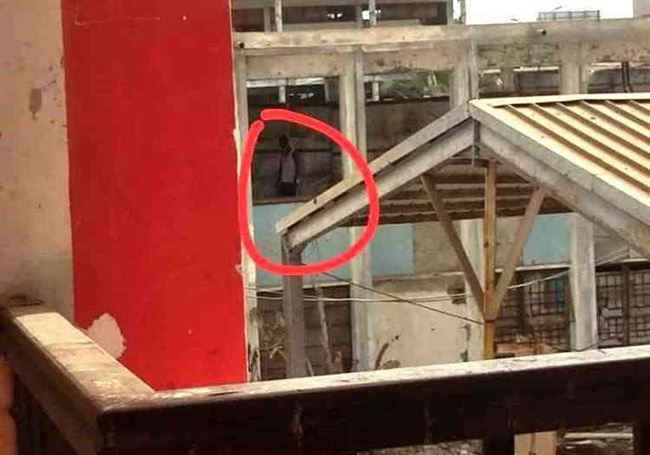 صورة تفزع طالبات الثانوية في خورمكسر .. نجري الامتحان وجثة شخص منتحر معلقة أمامنا