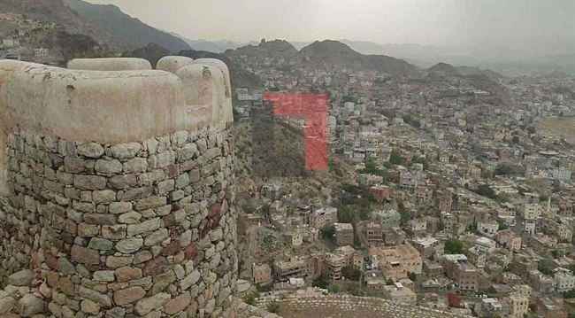 سياسي يمني : انشغلوا باخونة أجهزة الدولة وقدموا للحوثي نصرا سياسيا ومكاسب مجانية.. خضوع تعز