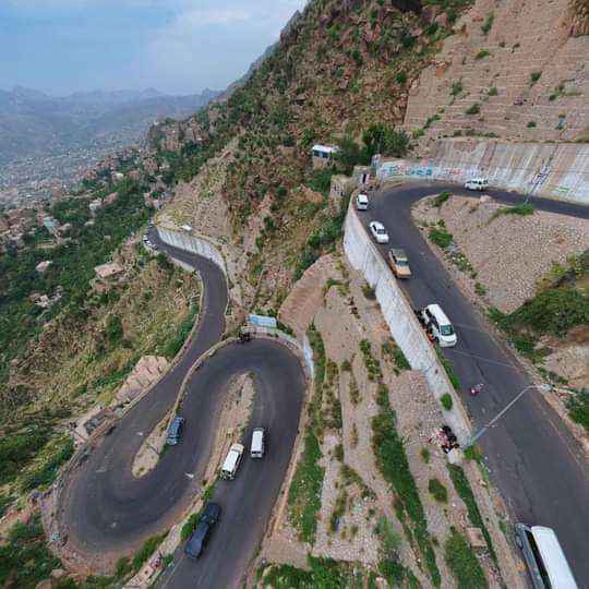 طفلة تجلب لغم حوثي إلى حضن أبويها.. انفجر بالمنازل وأحدث كارثة