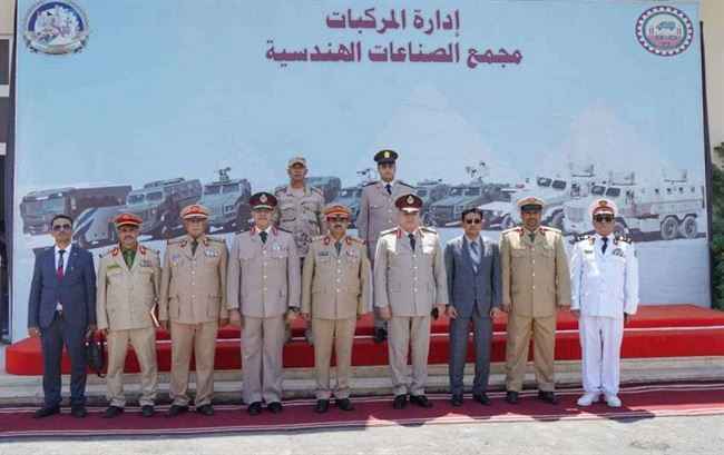 الفريق محسن الداعري يزور كلية الاركان ومجمع الصناعات في القاهرة
