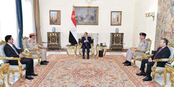 الرئيس المصري يستقبل وزير الدفاع ويؤكد دعمه الكامل لليمن