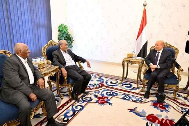 العليمي يستقبل الصبيحي ورجب في قصر المعاشيق بعدن