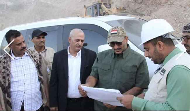 مهندس طريق الكدحة: طيران الحوثي لن يثنينا عن الاستمرار بعزم أكبر بالعمل لادراكنا بأهمية ما يرعاه طارق صالح