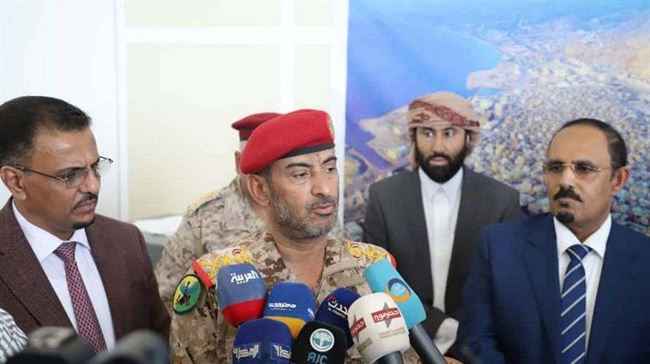 قيادة الجيش تعلن الدعم الدعم الكامل لمحافظ حضرموت والأخير يؤكد على ربط منفذ الوديعة بالسلطة