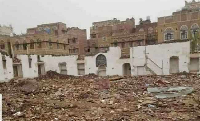 قيادي بارز في صنعاء يمنع رجل أعمال من بناء مسجد بعد استكمال الأساس