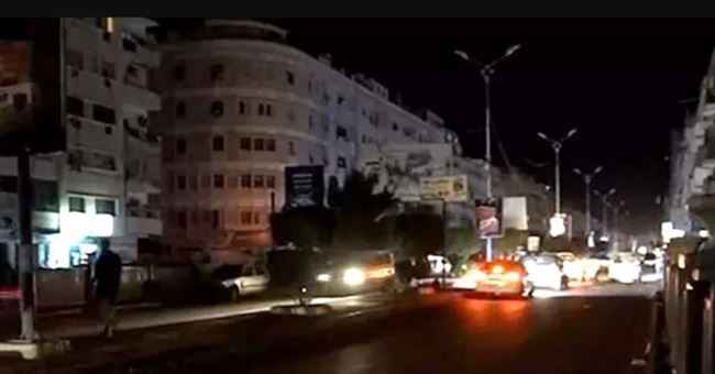 نفاذ المشتقات النفطية يعقد مشكلة توفير إمدادات الكهرباء في مناطق الشرعية