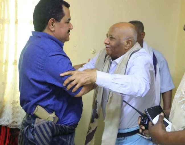وزير الدفاع يطمئن على فيصل رجب ويؤكد إستعداد وزارته بتقديم هذه الأشياء له