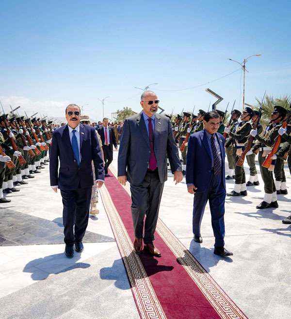 أثارت هستيريا الإخوان.. زيارة رأس الانتقالي إلى حضرموت بهذا التوقيت لتحقيق هدف كبير