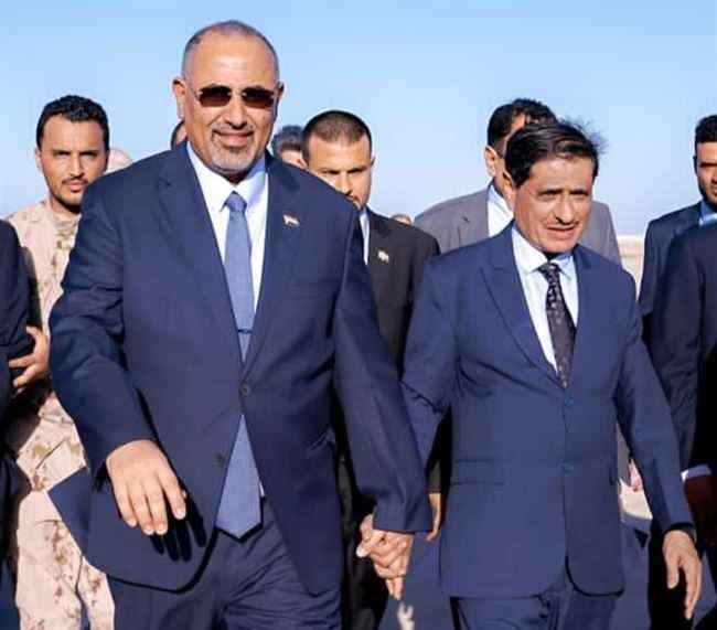 الزُبيدي ونائبه البحسني يصلان العاصمة السعودية الرياض