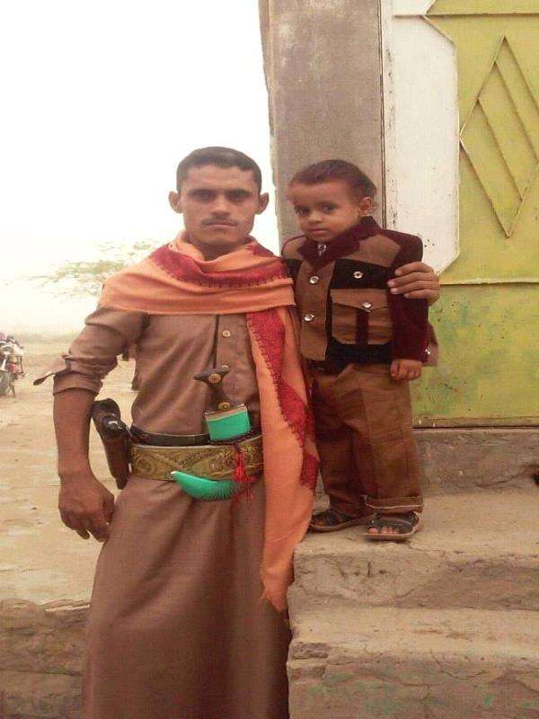 بعد يومين من تصفية والدة.. وفاة شاب ونجله جراء إصابتهما برصاص مسلح حوثي