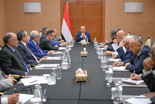 تفاصيل لقاء العليمي برئاستي مجلسي النواب والشورى ورؤساء الكتل البرلمانية